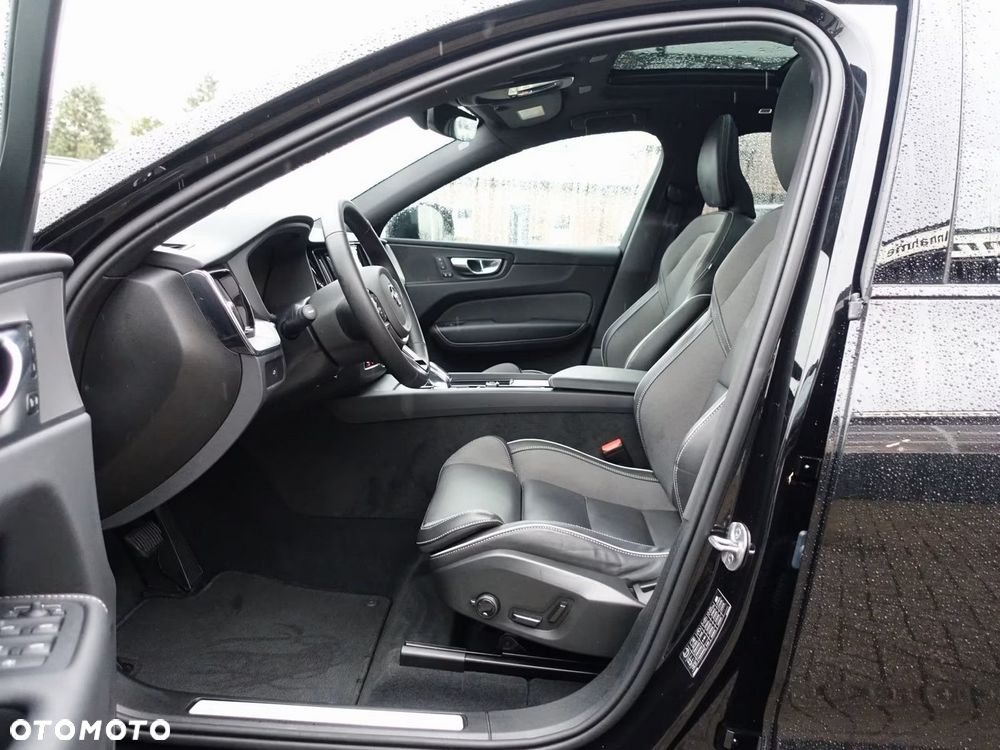 Volvo XC 60 B5 B AWD Plus Black Edition - 9