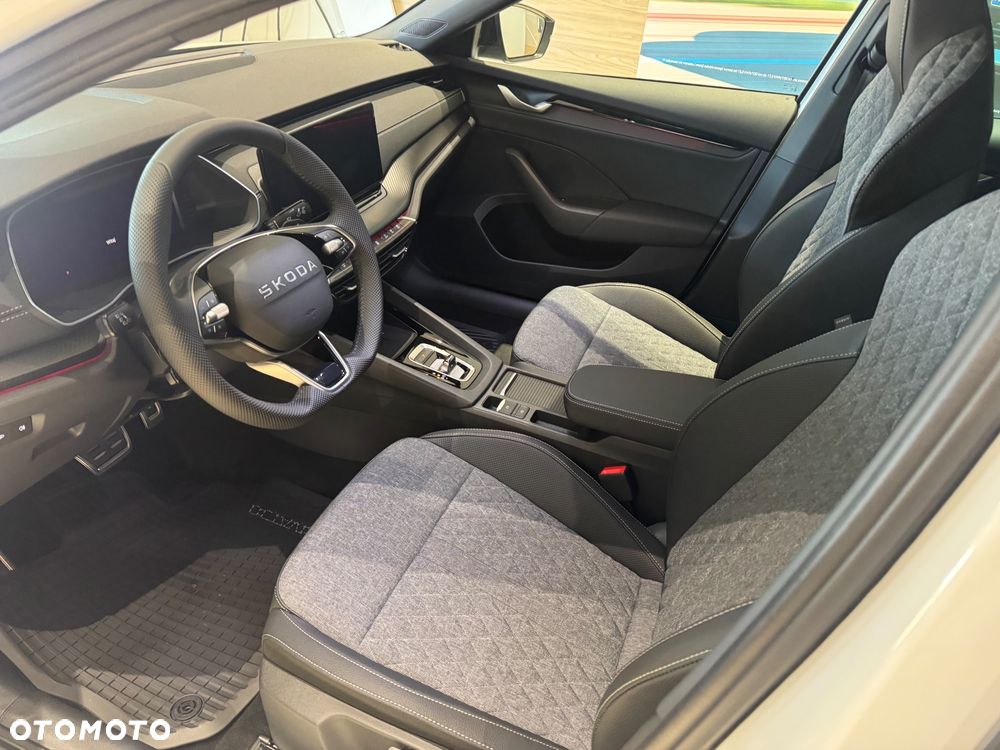 Skoda Octavia 1.5 TSI mHEV Sportline DSG - 5