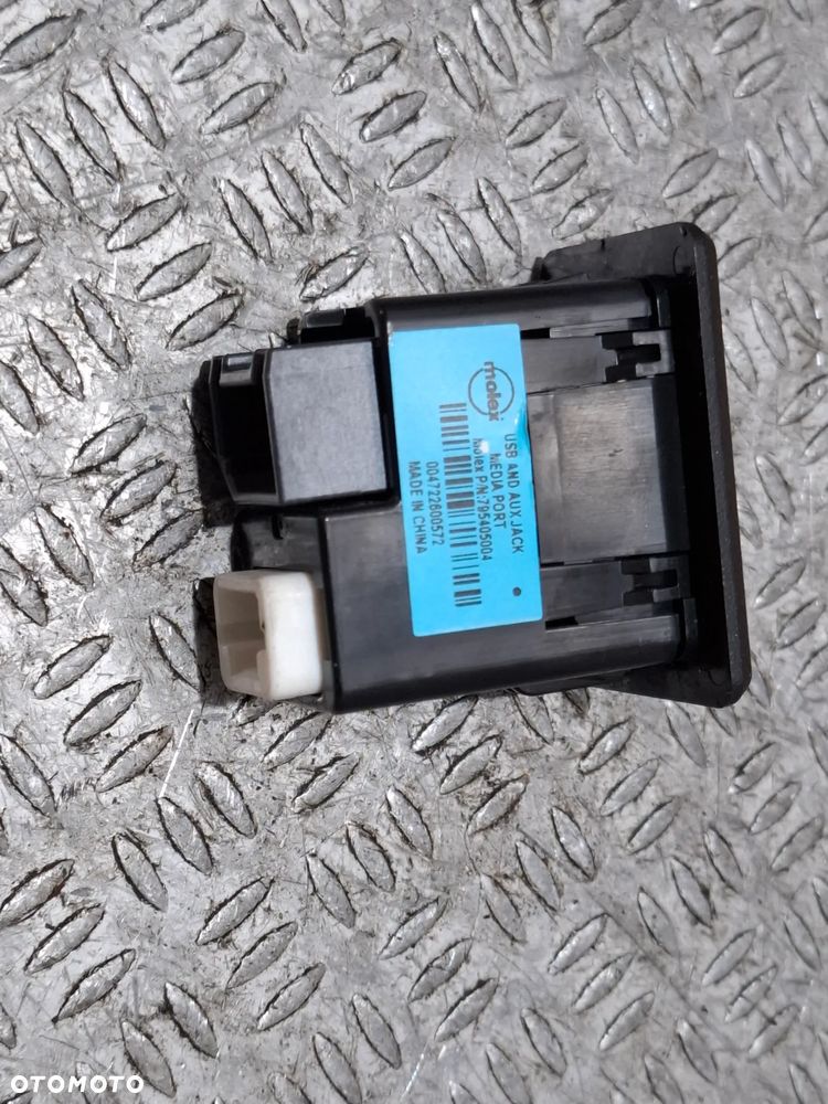 Wejście AUX USB Nissan Navara Rok 2017 nr 795405004 - 3