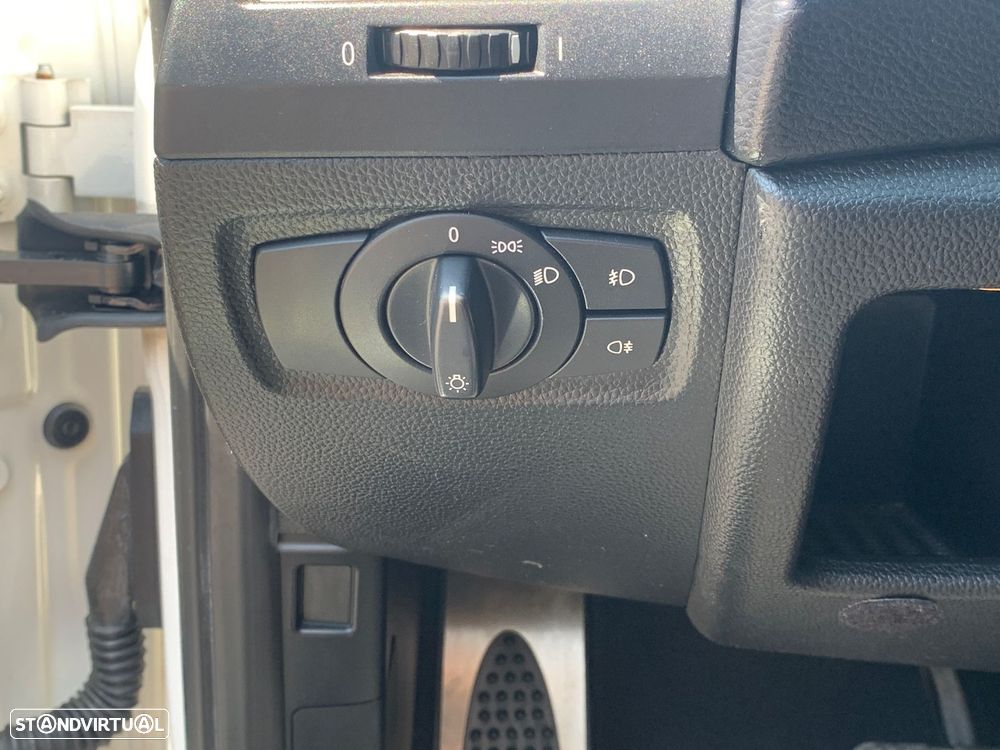 BMW 120 d Coupe Auto - 38