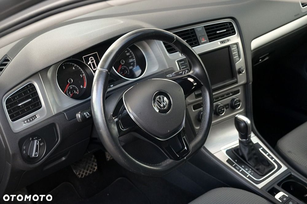Volkswagen Golf - 11