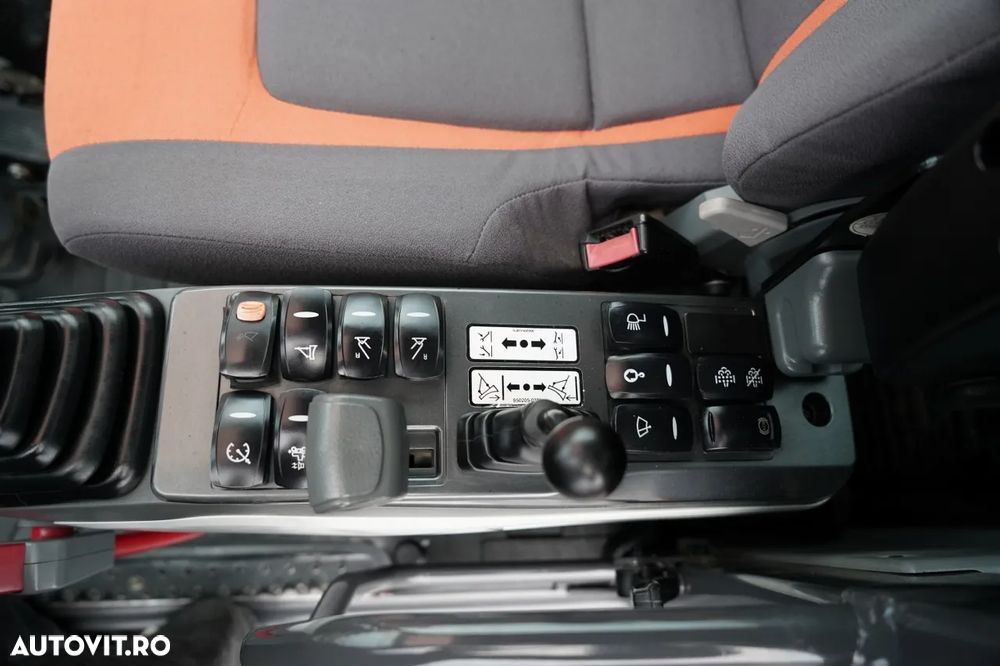 Doosan DX 140W / EXCAVATOR PE ROȚI / JOYSTICK / POWERTILT SWIVEL / 2019 / - 31