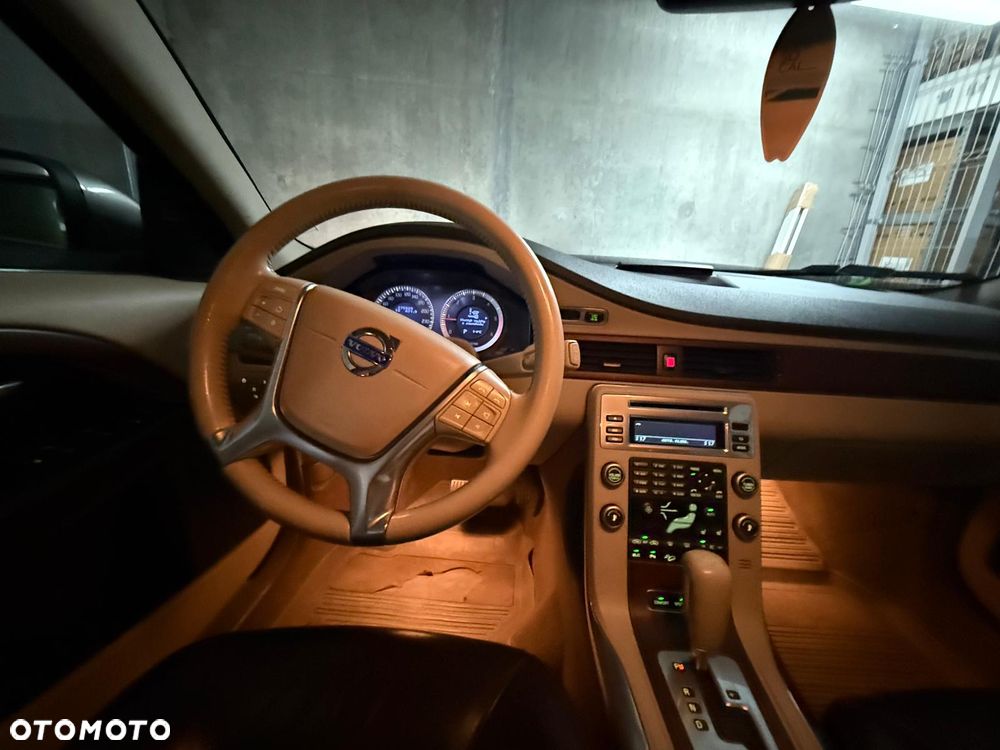 Volvo XC 70 D5 AWD Summum - 4