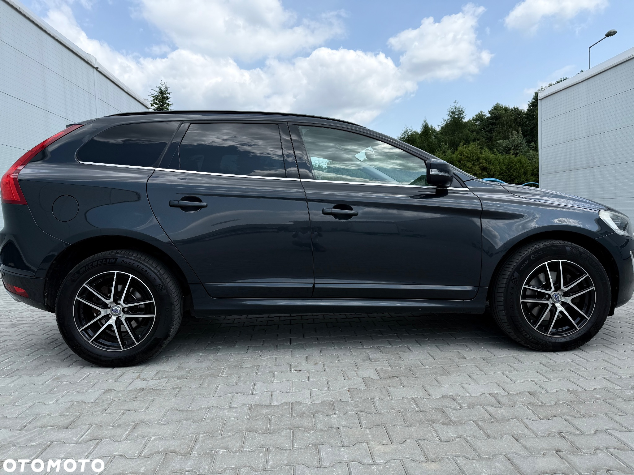 Volvo XC 60 2.4D AWD Momentum - 11