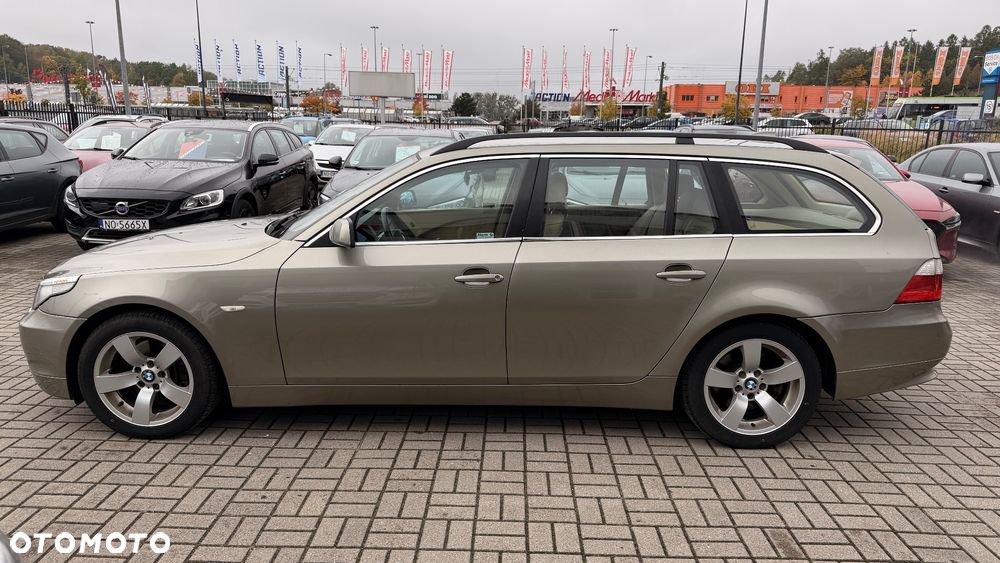 BMW Seria 5 525i Touring - 10