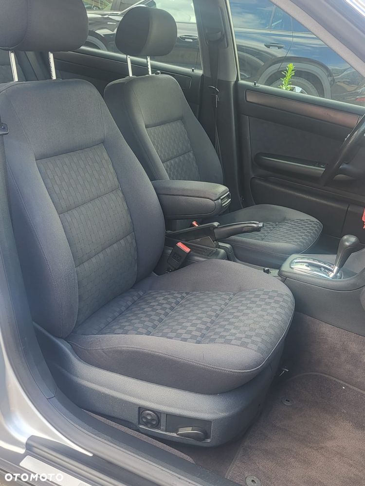 Audi A6 Limousine 2.8 Quattro - 25