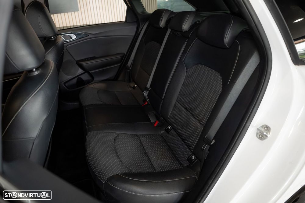 Kia Ceed SW 1.6 CRDi MHEV Dynamic - 22