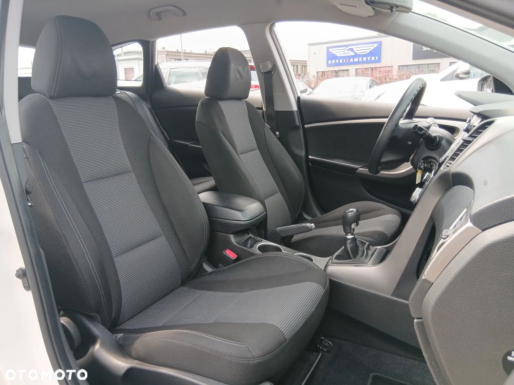 Hyundai i30 1.4 Classic + - 12