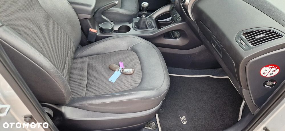 Hyundai ix35 blue 1.6 2WD Finale Silver - 21