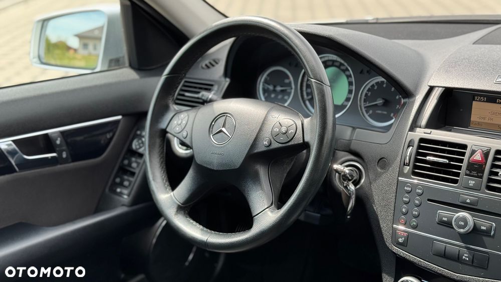Mercedes-Benz Klasa C 180 Kompressor Automatik - 25