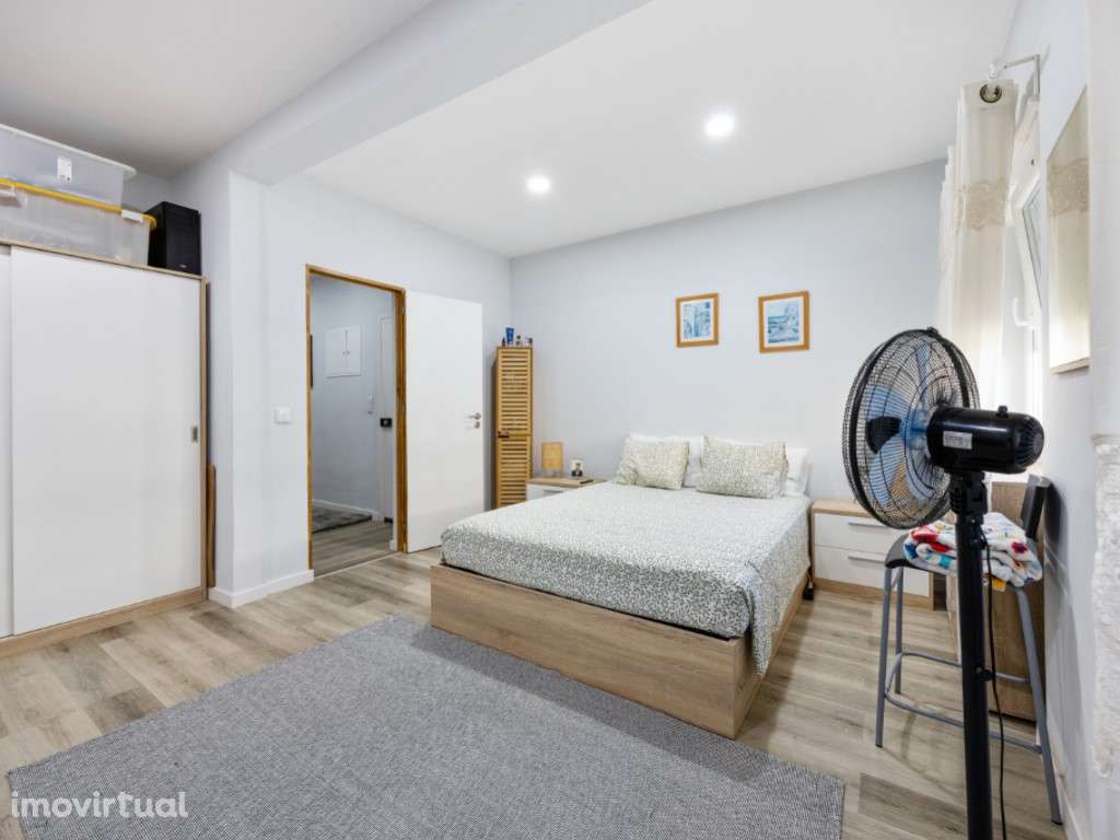 Apartamento de rés-do-chão, Térreo e remodelado, com Terraço. - Grande imagem: 2/23