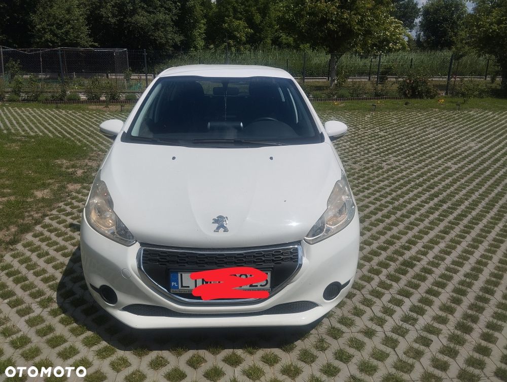 Peugeot 208 - 1