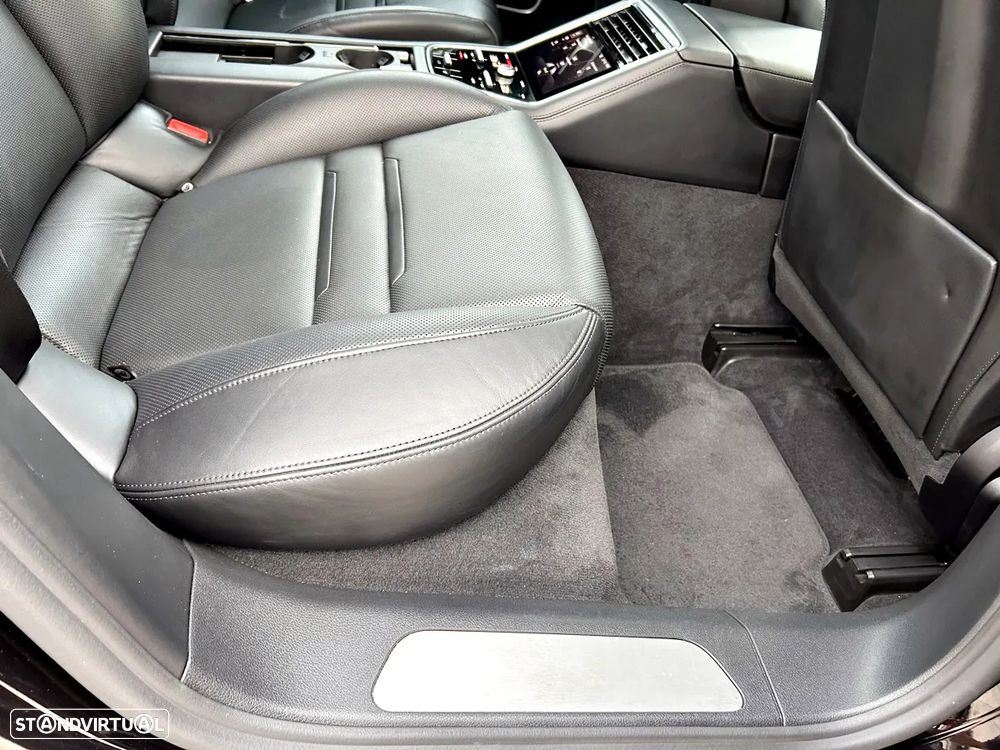 Porsche Panamera 4 E-Hybrid - 29