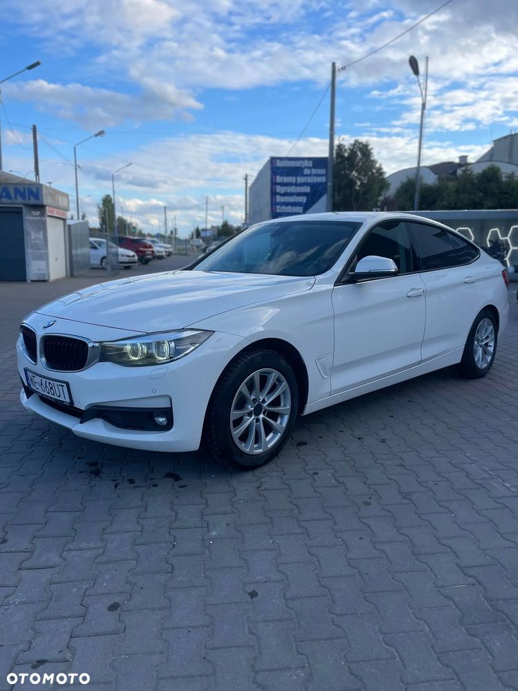 BMW Seria 3 320d xDrive Advantage - 1