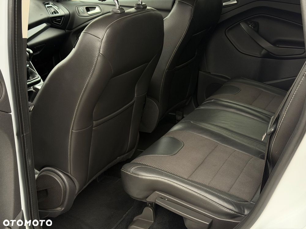 Ford Kuga 2.0 TDCi 4x4 ST-Line - 34