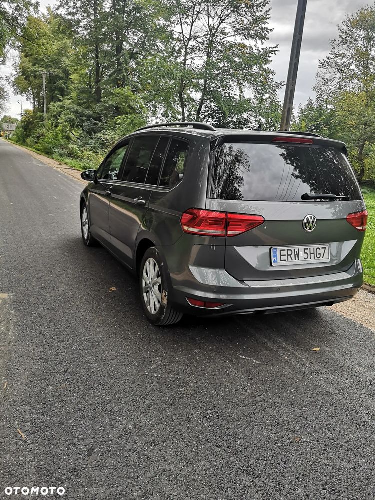 Volkswagen Touran - 4