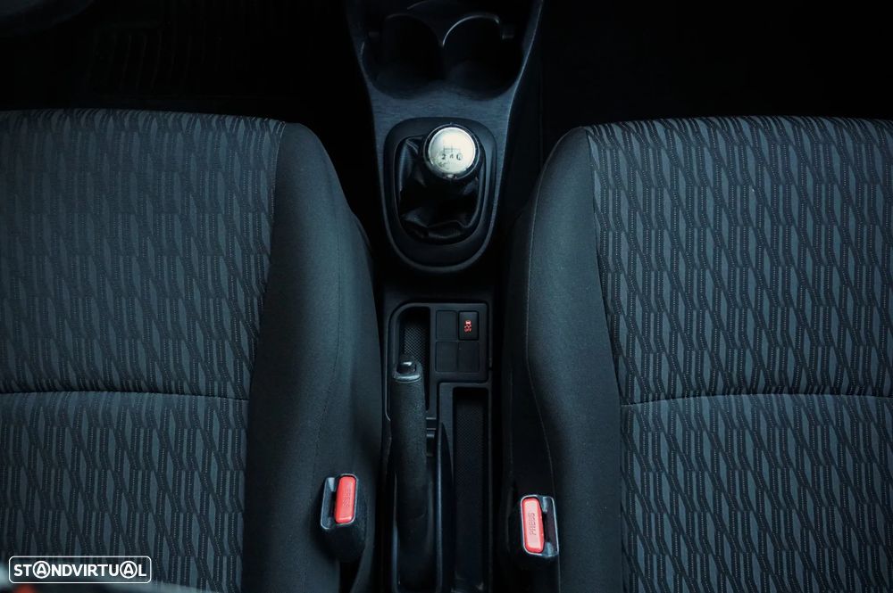 Toyota Yaris 1.0 VVT-i Comfort+AC - 30