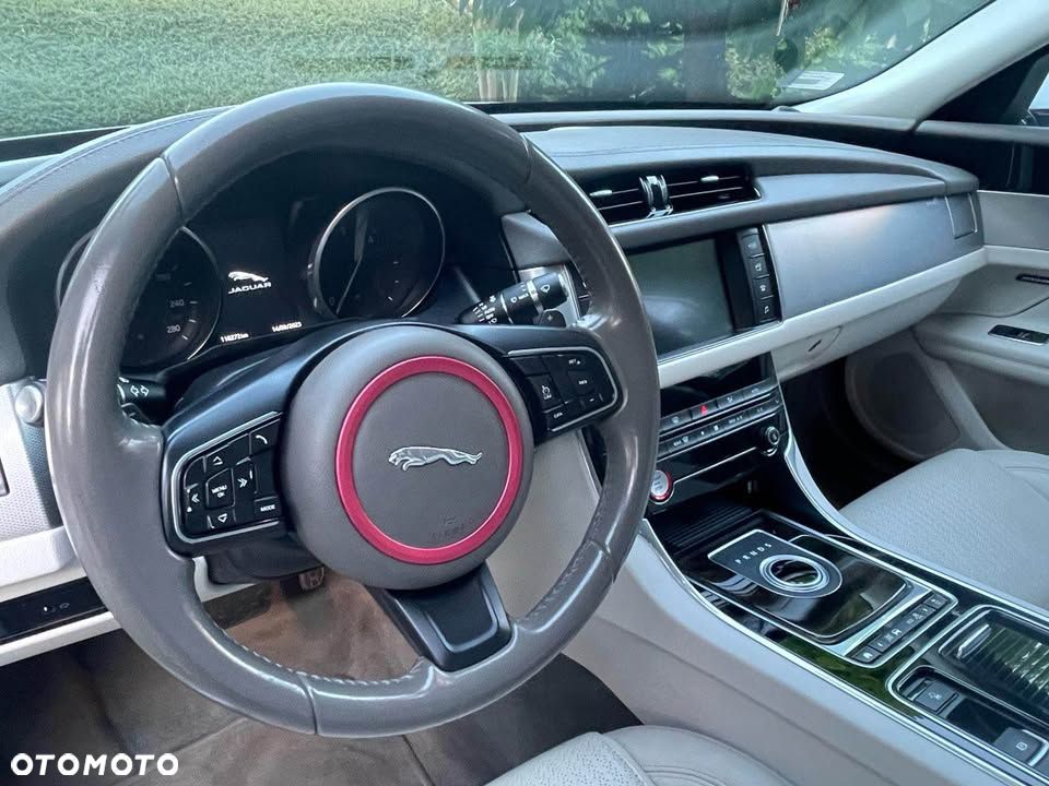 Jaguar XF 2.0 i4D Prestige - 9