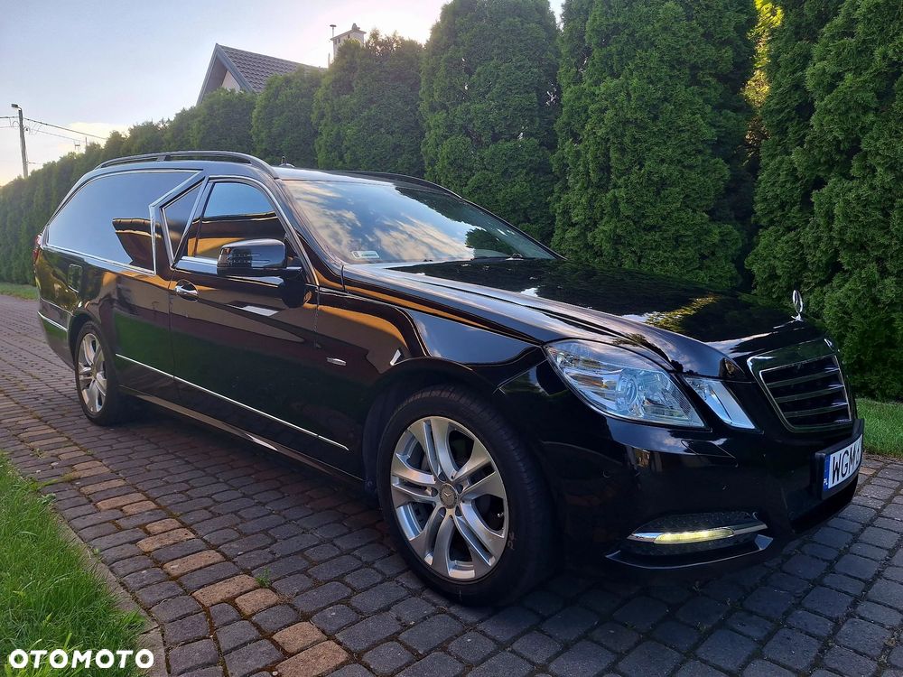 Mercedes-Benz Klasa E 200 CGI BlueEffICIENCY Avantgarde - 4
