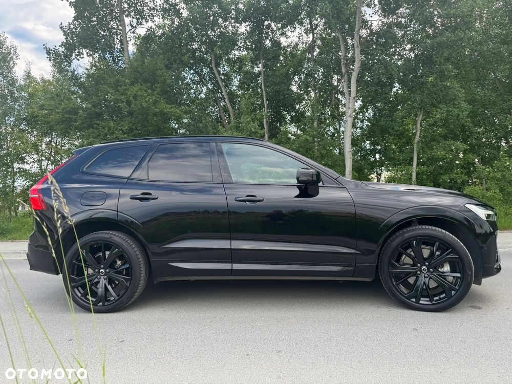 Volvo XC 60 B5 B AWD Ultimate Black Edition - 4