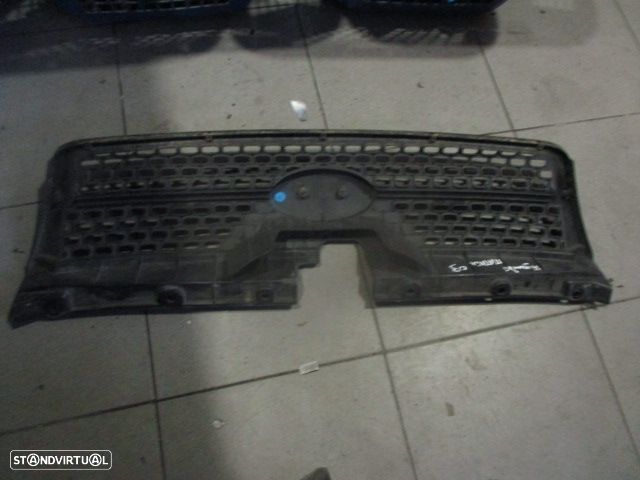 Grelha Friso 8656117400 HYUNDAI MATRIX 2003 FRENTE - 3