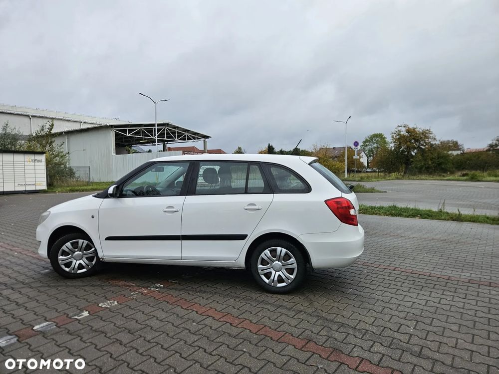 Skoda Fabia 1.4 16V Ambition - 4