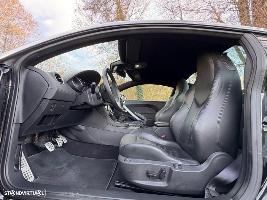 Peugeot RCZ 1.6 THP SE Black Yearling - 21