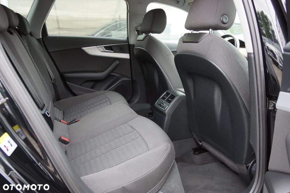 Audi A4 Avant 2.0 TDI clean diesel Quattro - 33
