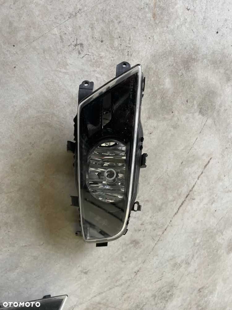 SKODA SUPERB II halogen przód przeciwmgielny 3T0941701C - 2