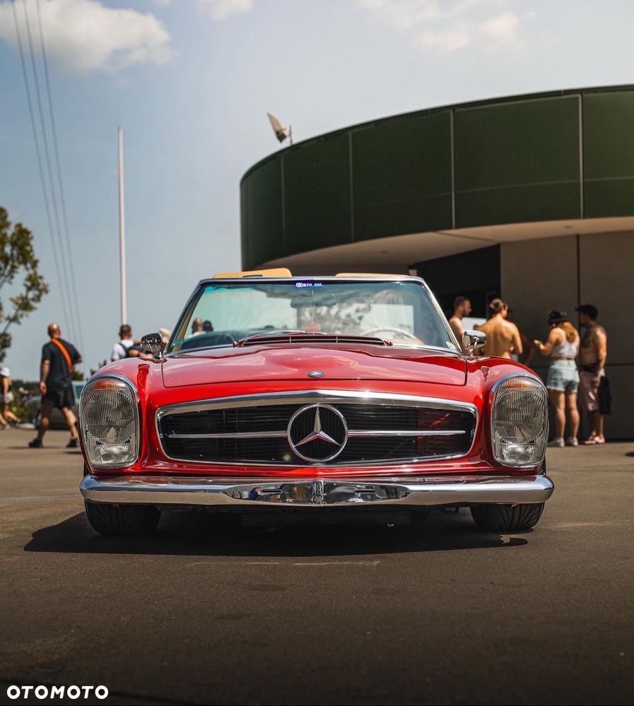 Mercedes-Benz SL - 17