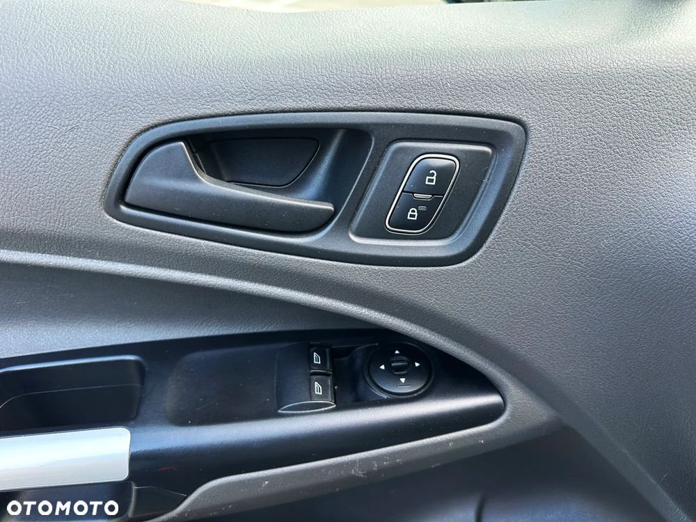 Ford Transit Connect - 23