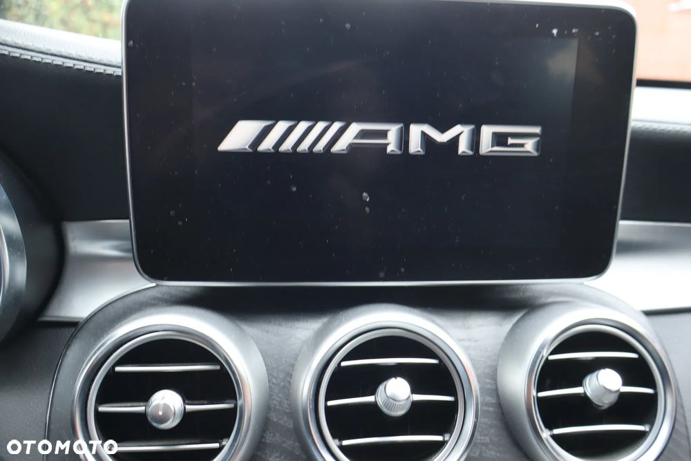 Mercedes-Benz Klasa C AMG 43 4Matic 9G-TRONIC - 25