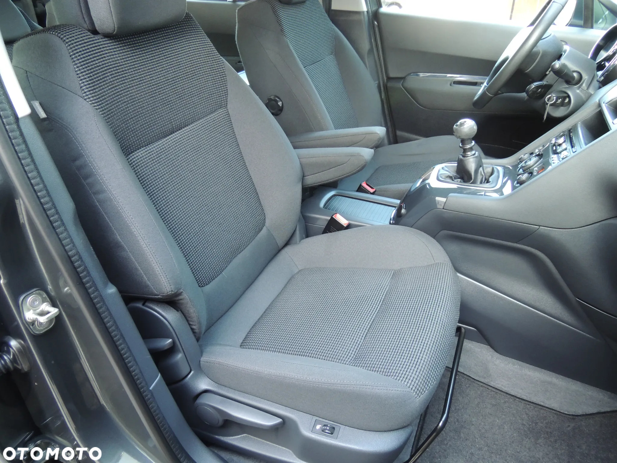 Peugeot 5008 - 21