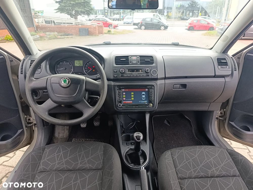 Skoda Fabia 1.2 HTP Ambiente - 15