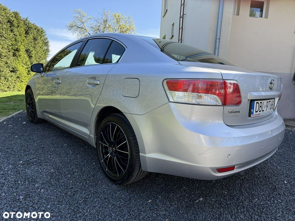 Toyota Avensis 1.8 Style - 4