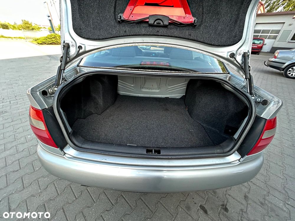 Audi A4 Limousine - 6