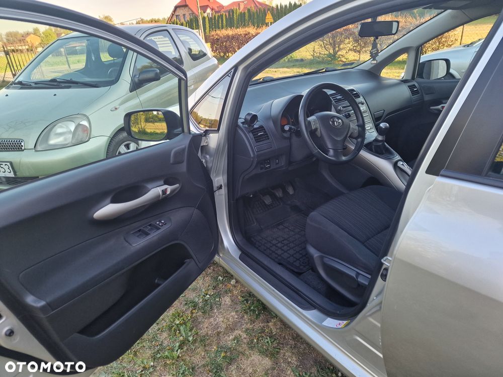 Toyota Auris - 14
