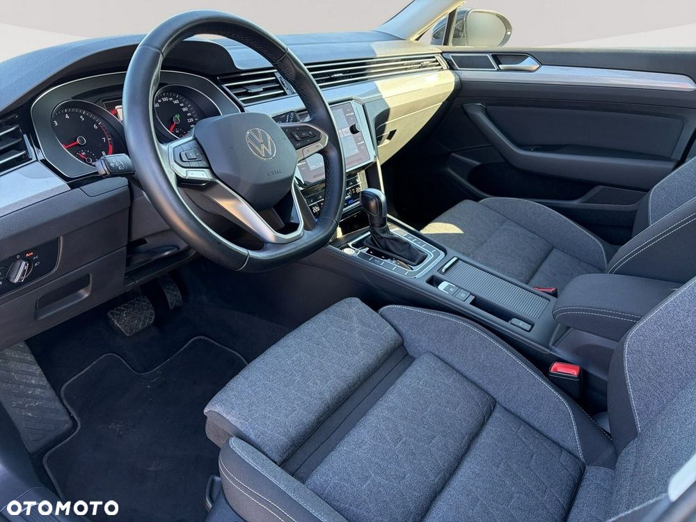 Volkswagen Passat - 8