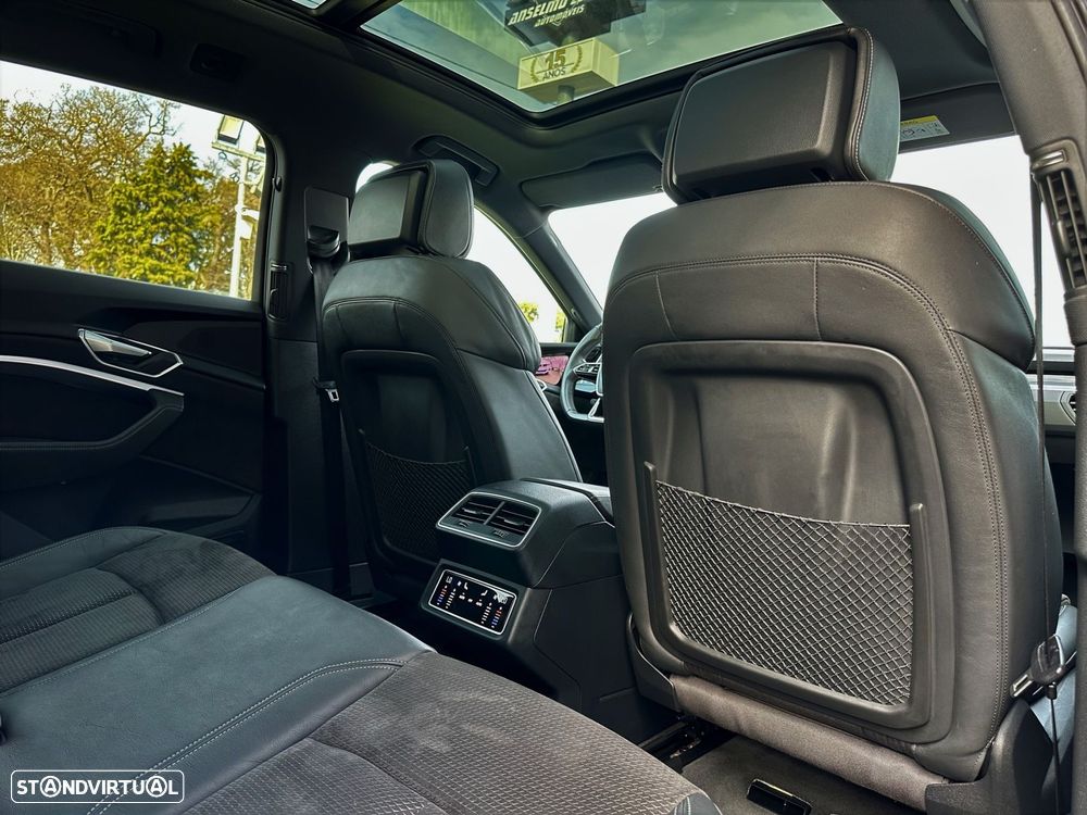 Audi e-tron 55 quattro S line - 31