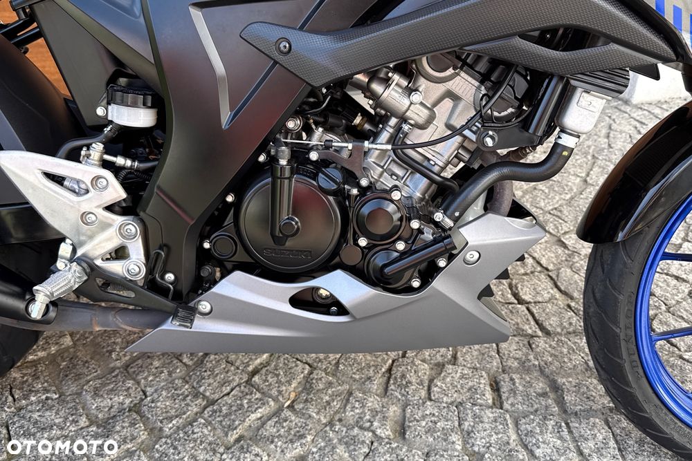 Suzuki GSX - 7