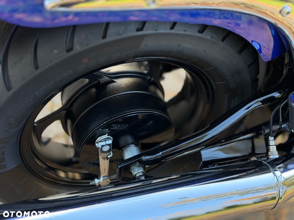 Suzuki Intruder - 16