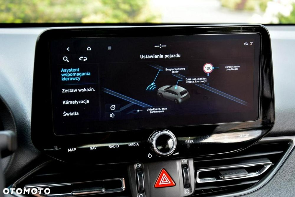Hyundai i30 1.5 T-GDI 48V-Hybrid DCT Advantage - 30