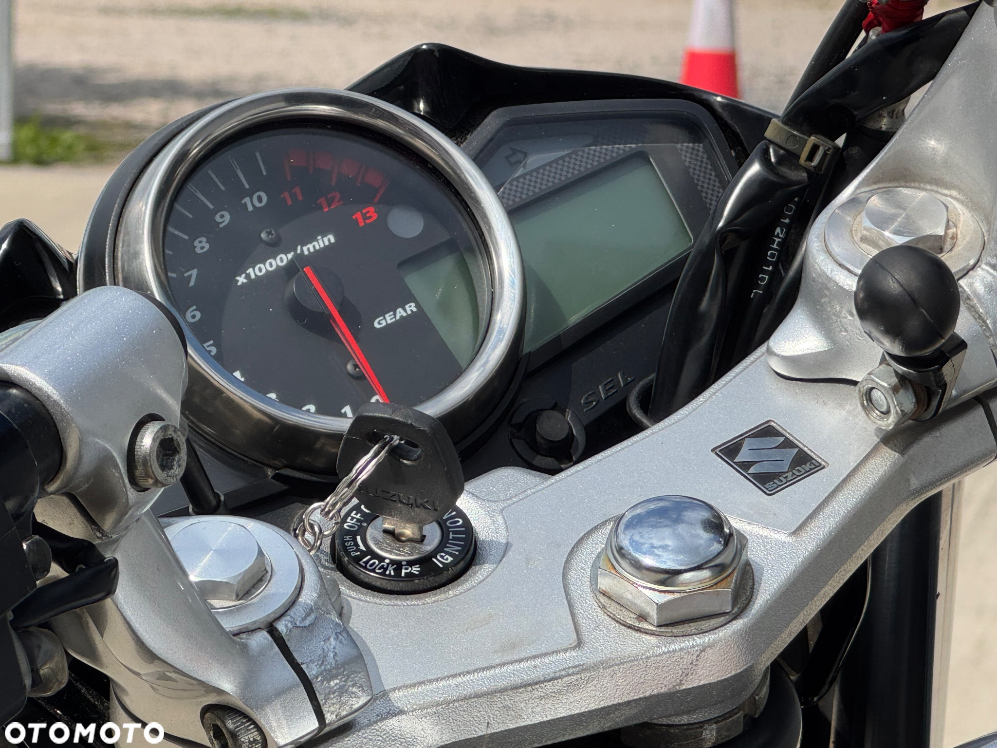 Suzuki GW 250 - 24