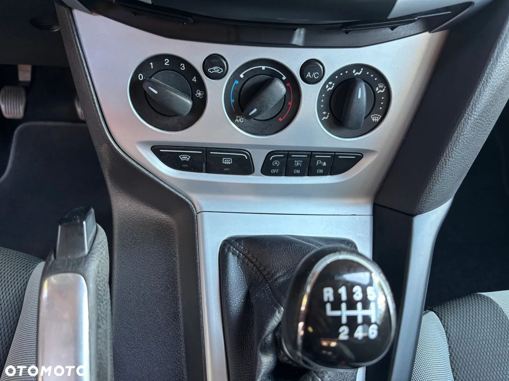 Ford Focus 1.6 EcoBoost Titanium - 14