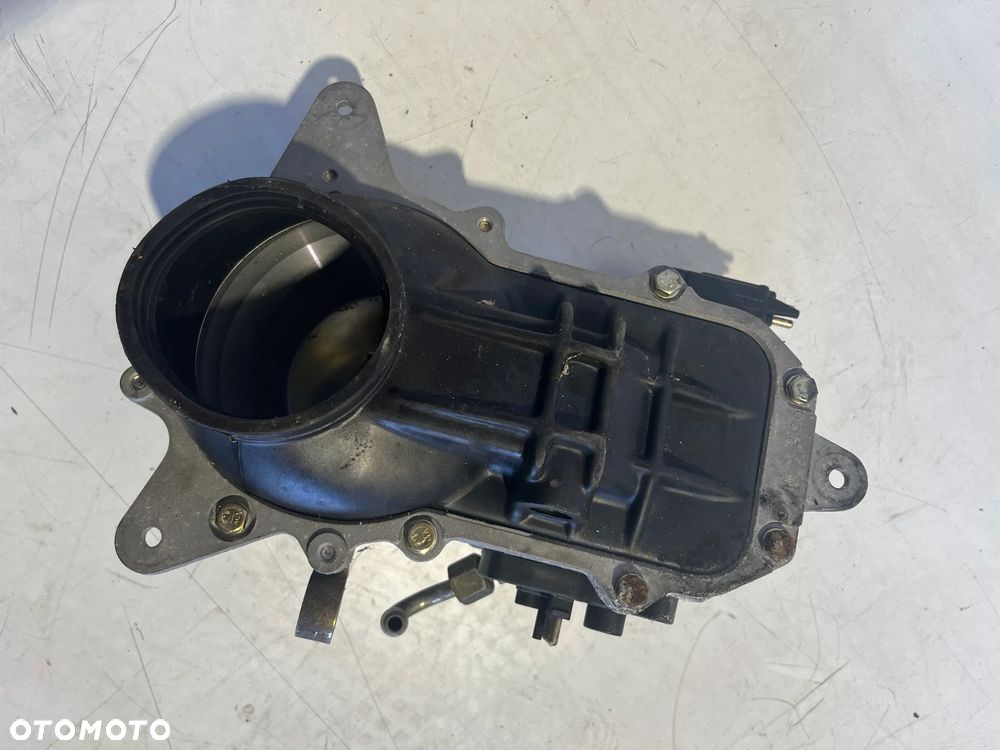 MERCEDES E W124 84- 3.0 ROZDZIELACZ WTRYSK 0438121033 0438101012 - 4