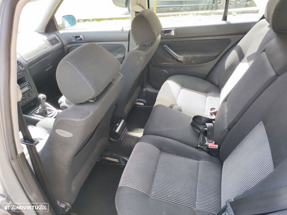 VW Golf 1.6i Highline EC - 19