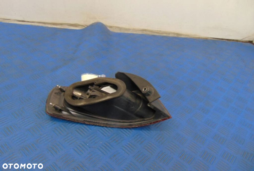 FIAT CROMA II LAMPA TYLNA PRAWA STAN WIDOCZNY NA ZDJĘCIU - 5