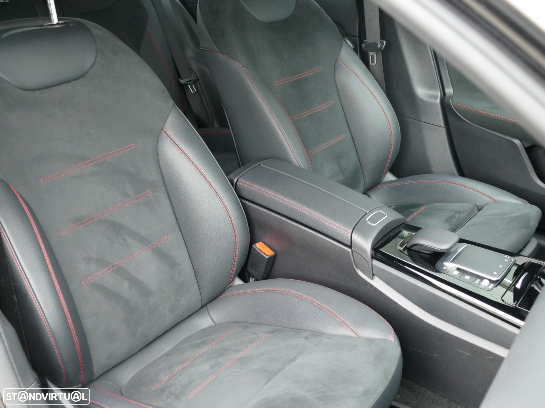 Mercedes-Benz A 250 Limousine e AMG Line - 17