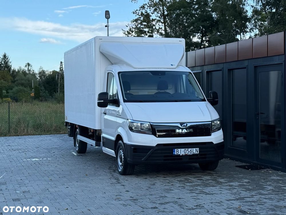 MAN TGE 3.180 / Kontener 8EP + Winda 750KG / 2021 ROK PRODUKCJI / Automat 8-biegów / DUŻY SERWIS / ZAREJESTROWANY W PL - 3
