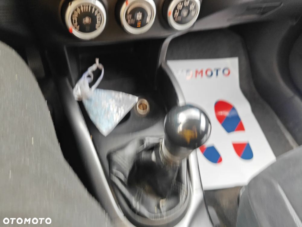 Mitsubishi Outlander 2.0 DI-D 4WD Intense - 24